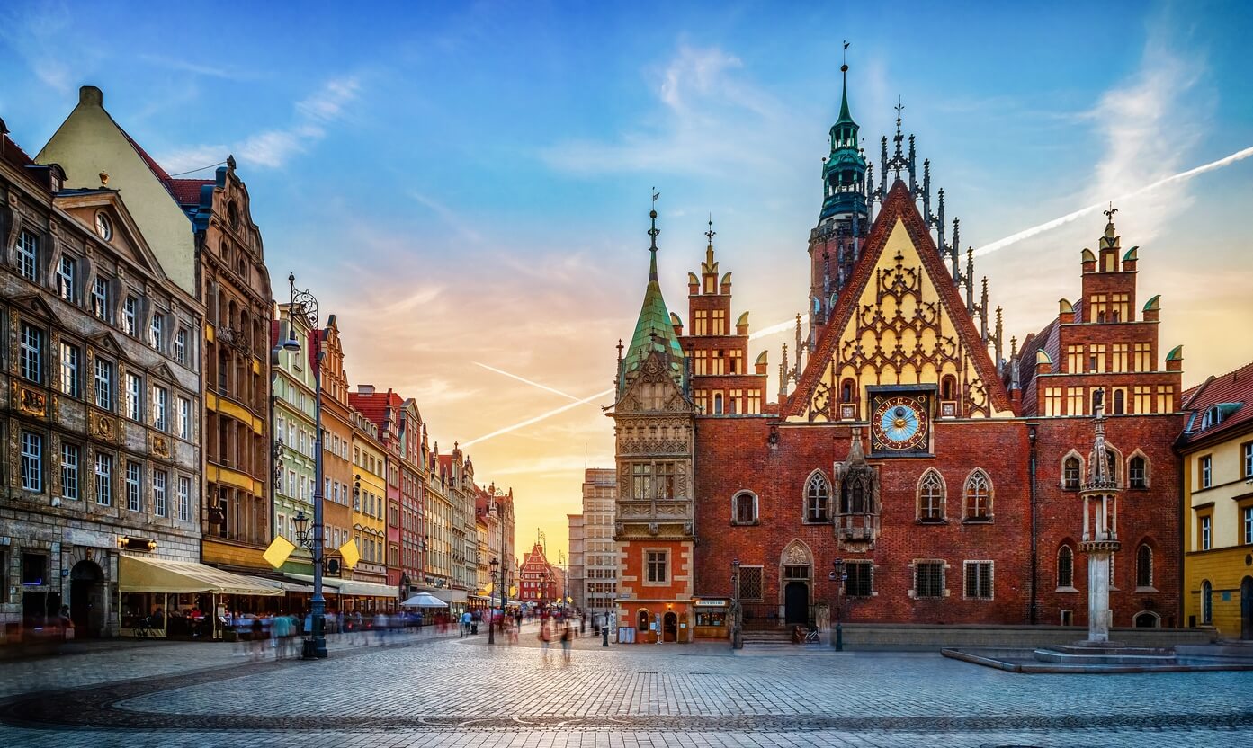 Best Prepaid Virtual eSIM for iPhones & other devices for Poland Travel